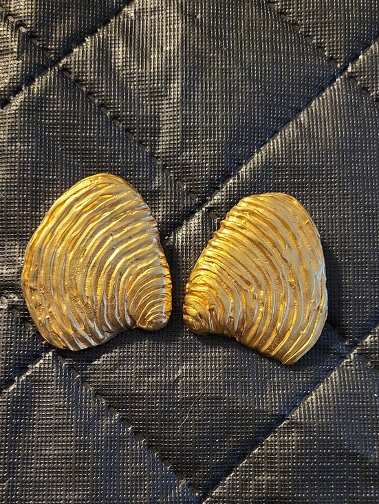 Jewelry - Gold Shell-Shaped Clip Earrings